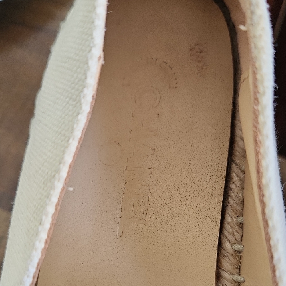 CHANEL Cream and Black Espadrilles - Picture 8 of 16